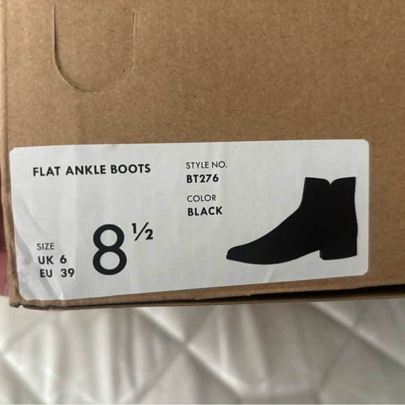 Flat Ankle Boots - Picture 3 of 5